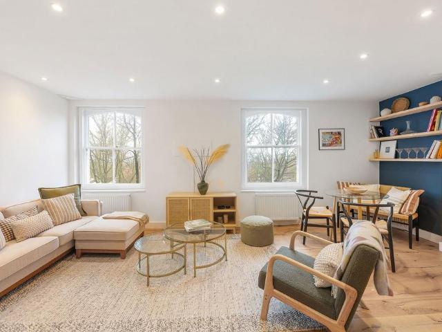 Flat for sale in London Borough of Croydon, Upper Norwood