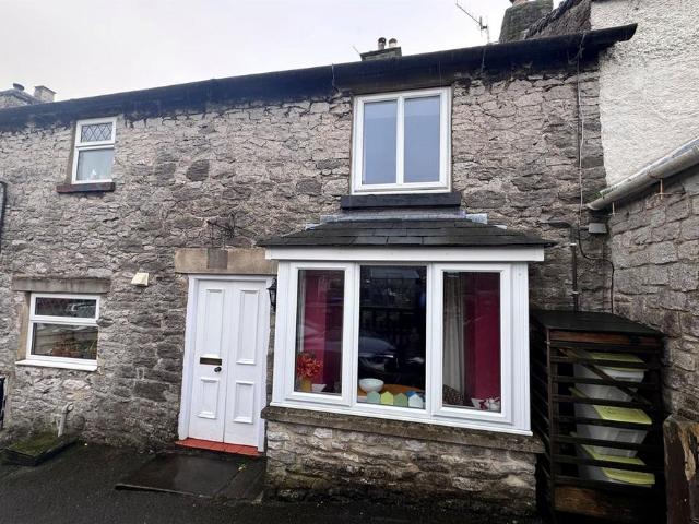 House for sale in Froggatt, East Midlands