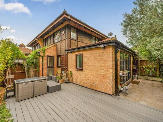 House for sale in Isle Of Dogs, Greater London