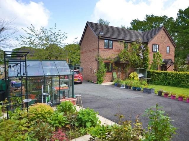 House for sale in Lower Withington