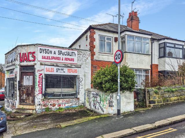 House for sale in Meanwood, West Yorkshire