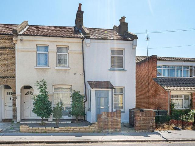 House for sale in London Borough of Croydon, South Norwood