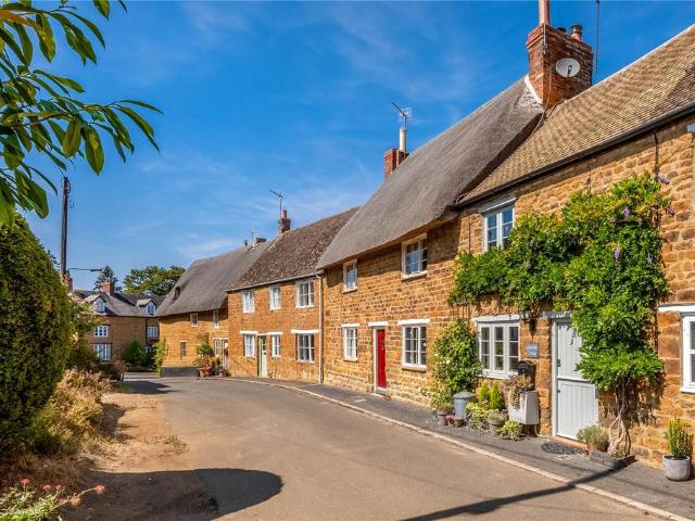 House for sale in Evershot, Oxfordshire
