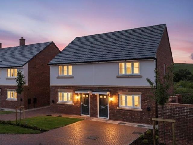 House for sale in Kingsley Moor, Staffordshire