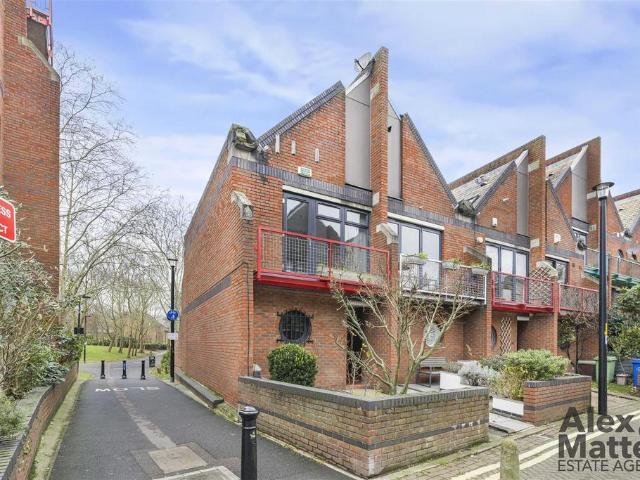House for sale in Bermondsey, Greater London