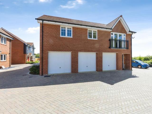 House for sale in Cheeseman's Green, Bridgefield