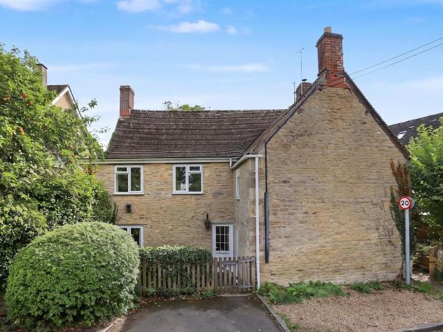 House for sale in Stonesfield, West Oxfordshire