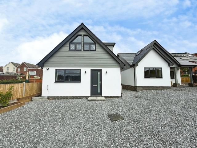 House for sale in Bear Cross, Bournemouth