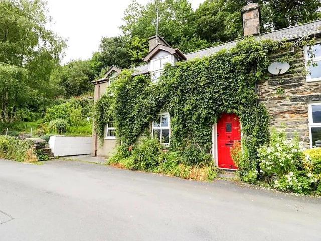 House for sale in Penrhyndeudraeth
