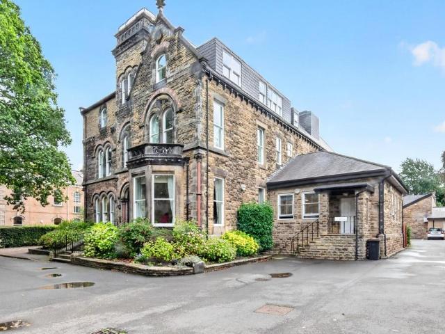Flat for sale in Harlow, Harrogate