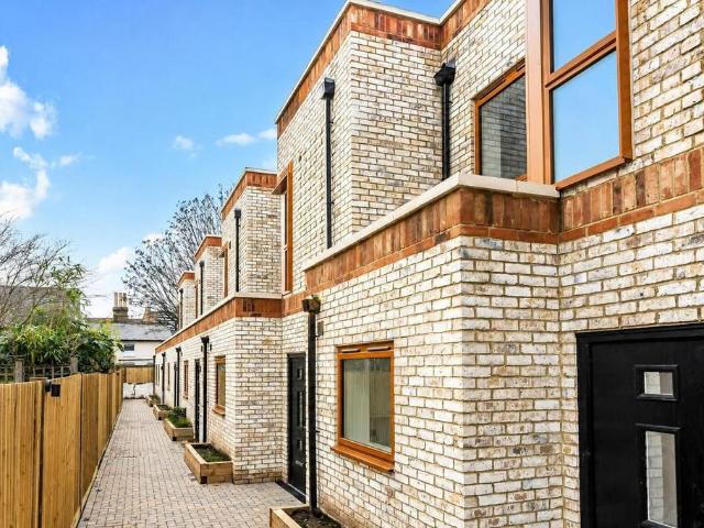 House for sale in Peckham, Greater London