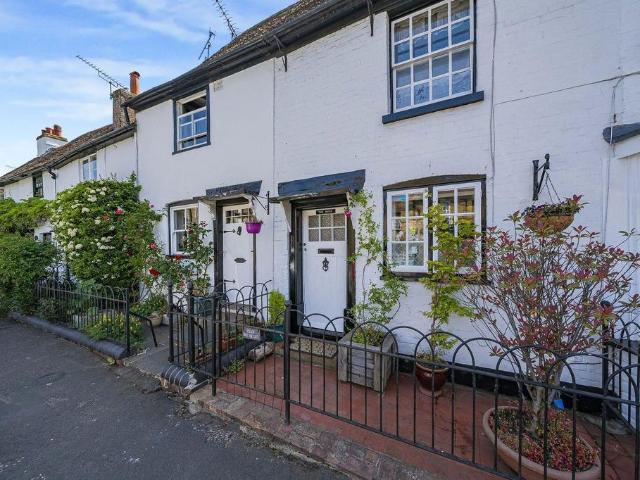 House for sale in The Butts, Kent