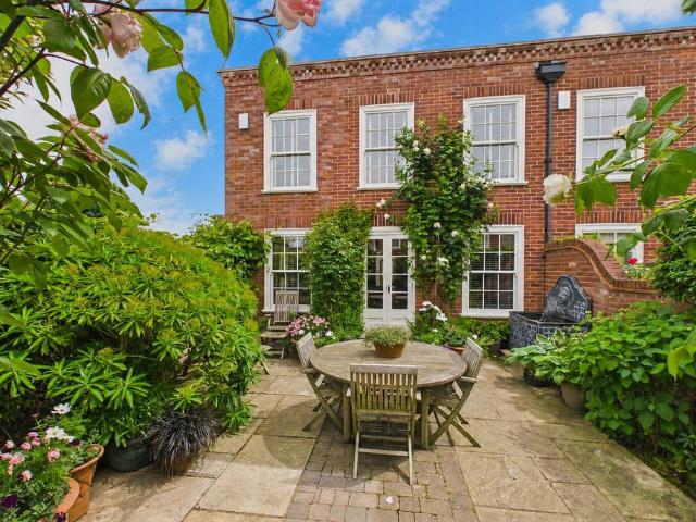 House for sale in Reepham, Crostwick