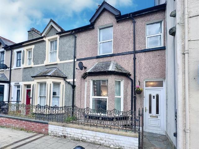 House for sale in Trofarth, Wales