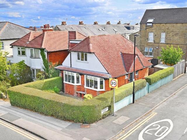 House for sale in Harlow, Harrogate