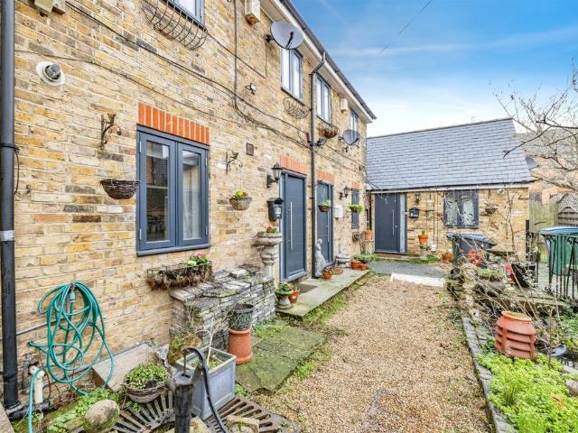 House for sale in North Watford, Hertfordshire