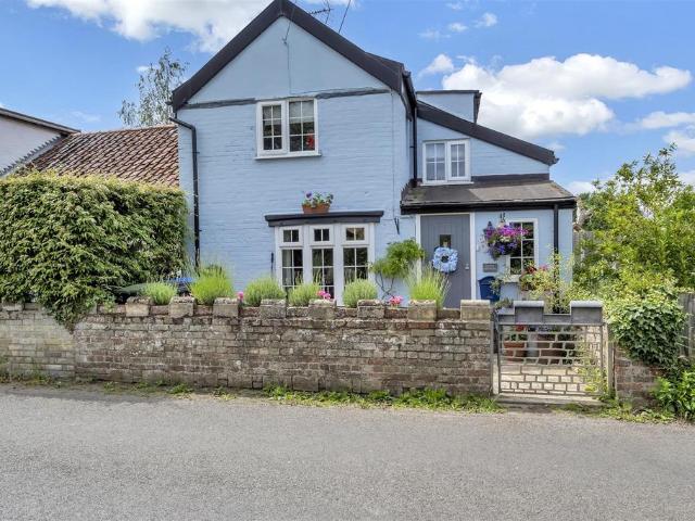 House for sale in Bedingfield, Suffolk