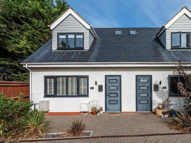 House for sale in Pachesham Park, Surrey