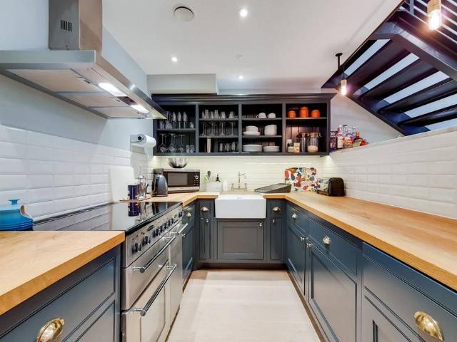House for sale in Clapham Park, Greater London