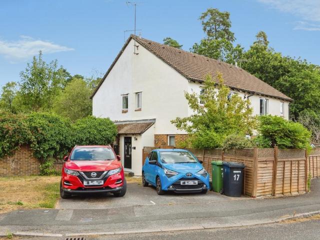 House for sale in Hollywater, East Hampshire