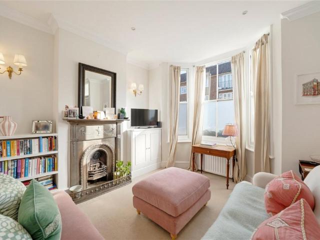 House for sale in Clapham Junction, Greater London