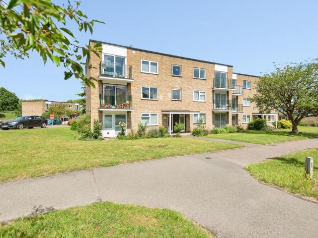Flat for sale in King's Walden, Hertfordshire