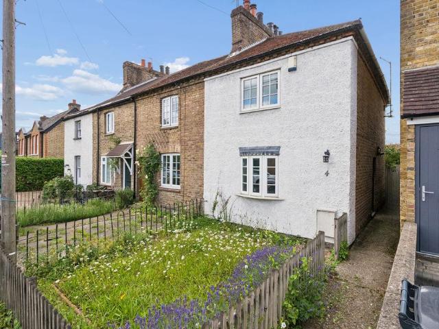 House for sale in Farnham Common, Buckinghamshire
