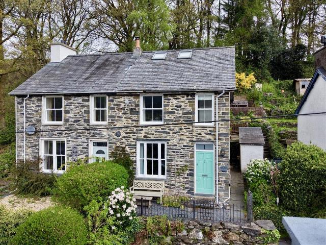 House for sale in Dolwyddelan