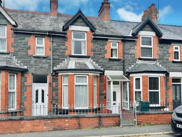 House for sale in Trofarth, Wales