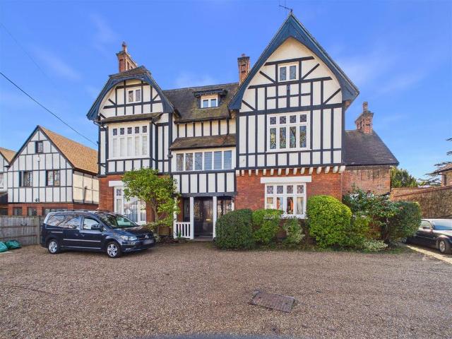 Flat for sale in Blackhills, Surrey