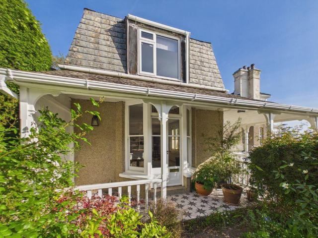 Flat for sale in Penbeagle, Cornwall