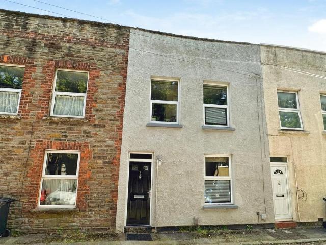 House for sale in Feckenham, City Of Bristol