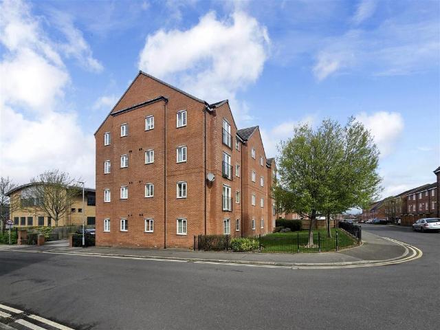 House for sale in Farsley, West Yorkshire
