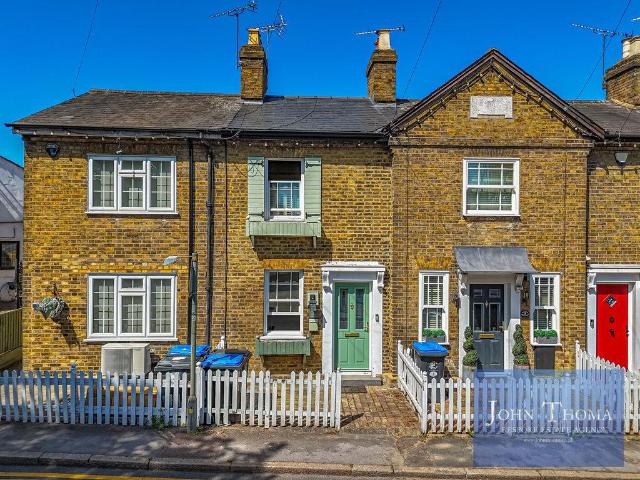 House for sale in Lambourne, Epping