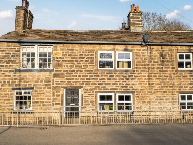 House for sale in Farsley, West Yorkshire