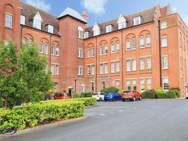 Flat for sale in Hammond Street