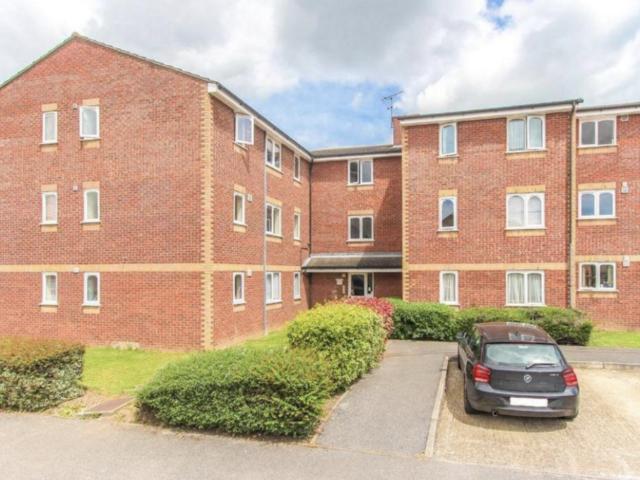 Flat for sale in North Watford