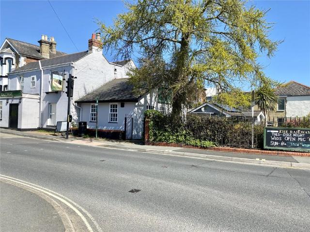 House for sale in Oakfield, Ryde
