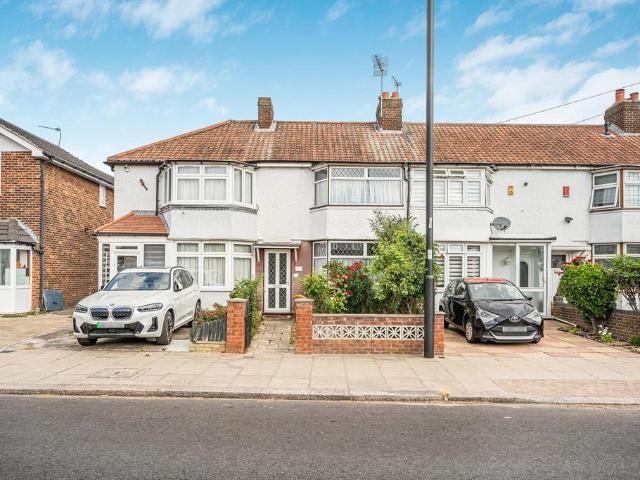 House for sale in Ponders End, Greater London