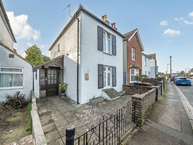 House for sale in Chichester, Littlecote