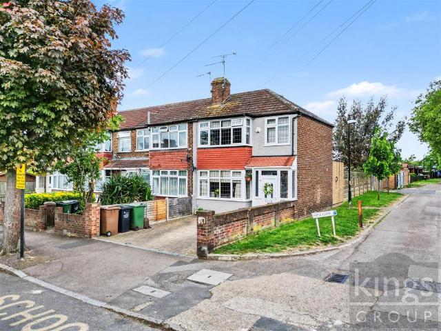 House for sale in Chingford Mount, Greater London