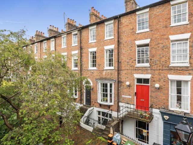 House for sale in Broadwater Down, Sandown Park