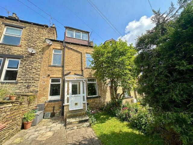 House for sale in Farsley, West Yorkshire