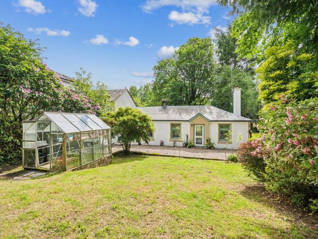House for sale in Rhu, Scotland