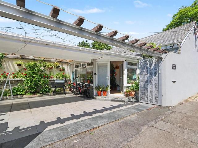 House for sale in Hornsey, Greater London
