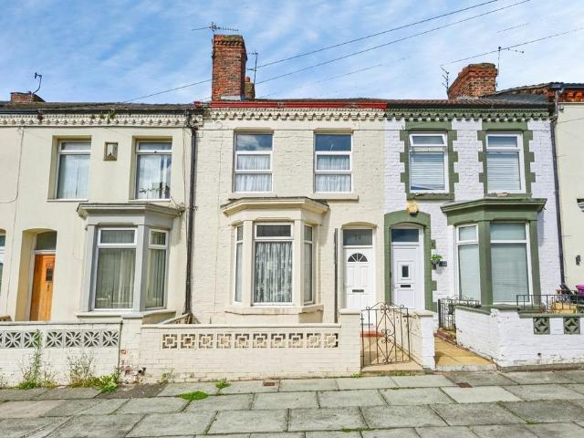 House for sale in Calderstones