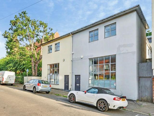 House for sale in Semilong, Northampton
