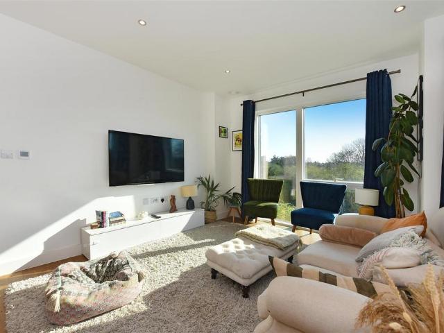 House for sale in Colindale, Greater London