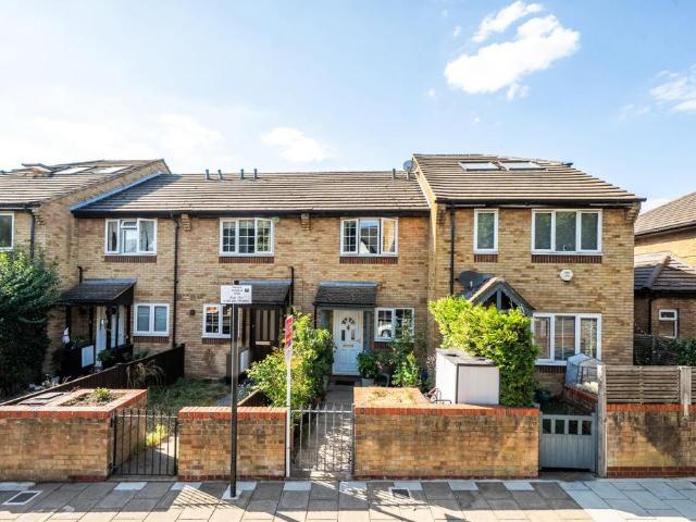 House for sale in Furzedown, Greater London