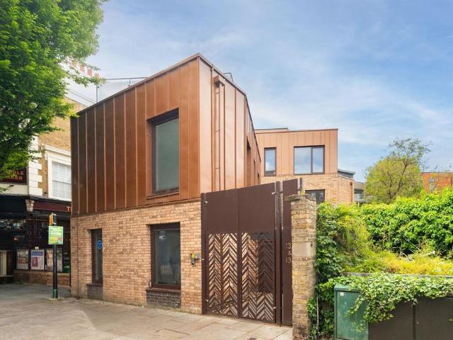House for sale in Battersea, Greater London
